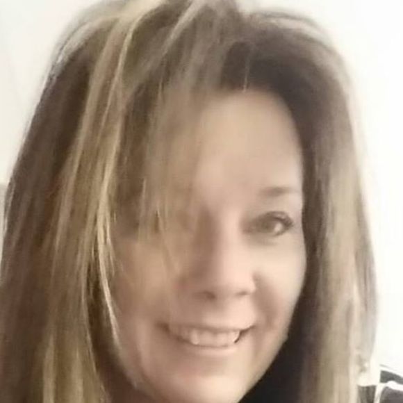 Meet your Posher, Laura - Picture 1 of 1